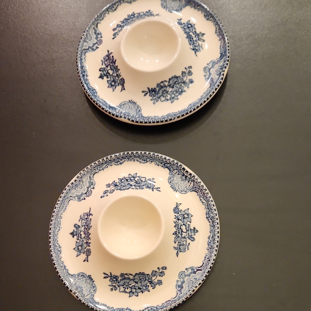 Britain Castle Egg Holder, Vintage. Blue and White Porcelain Saucer Set